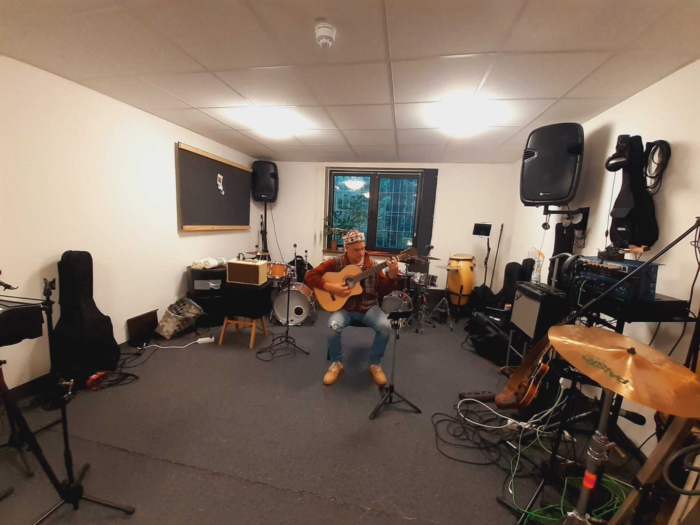 Positiv Room Sofa Concert Pilo Acoustic Reggae 09 05 2024
